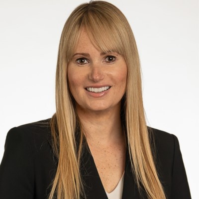 4×4 Amber Sherman – Headshot 2023