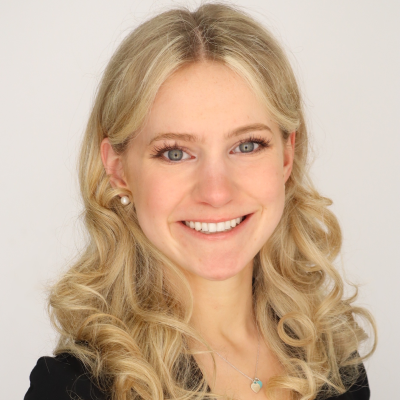 Claire Vroom 2025 Headshot formatted